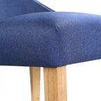 Chaise deux pièces moderne en bois capitonnée à oreilles